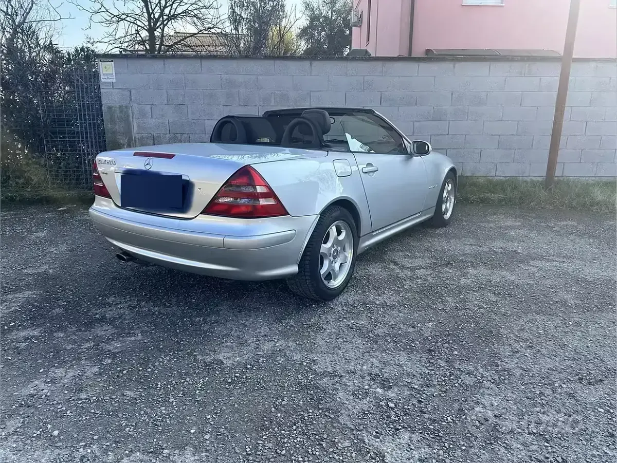 Usata Mercedes SLK200 163 CV (119 kW) 2001 Cabrio