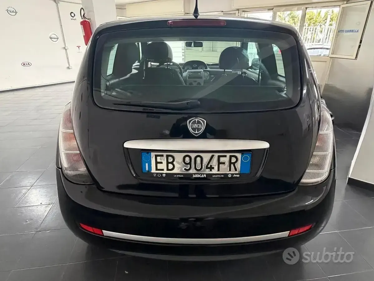 Usata Lancia Ypsilon 75 CV (55 kW) 2010 Nero Utilitaria