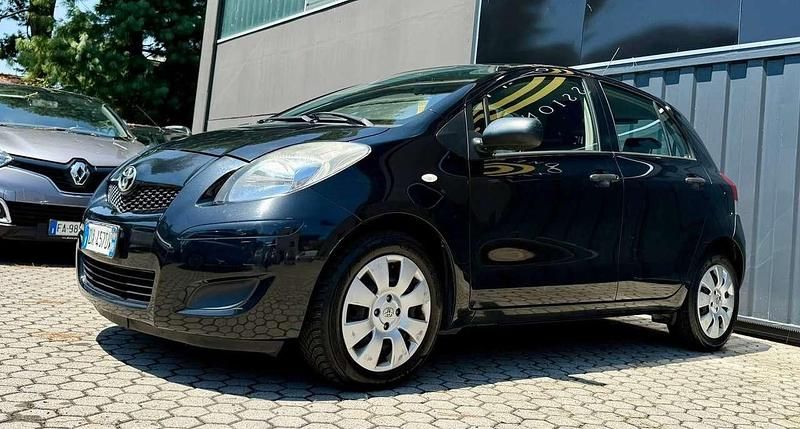 Usata Toyota Yaris Luxury 69 CV (50 kW) 2009 Nero Berlina