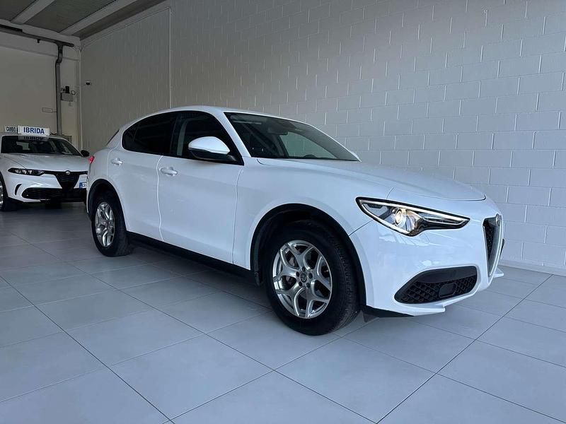 Bianco alfa Usata 2021 Alfa Romeo Stelvio Business SUV | 27.700 € (Buon prezzo) - Immagine 1/4