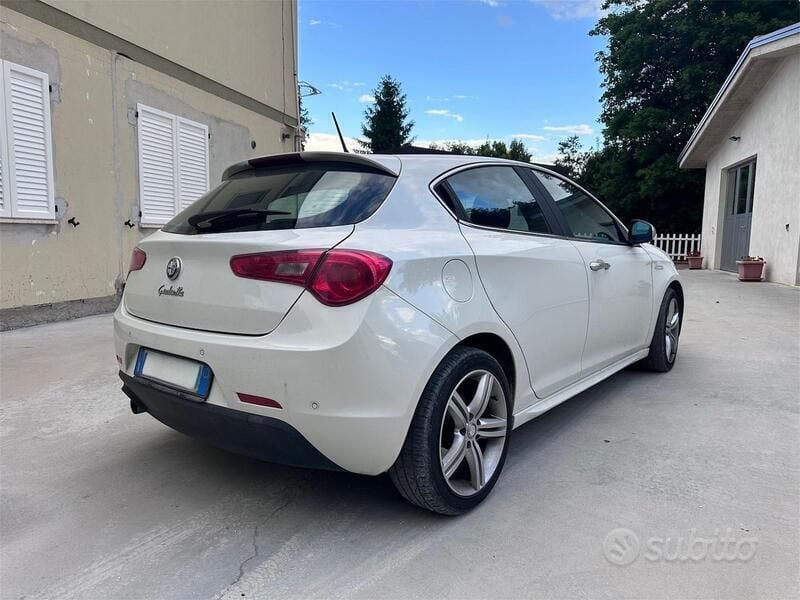 Usata Alfa Romeo Giulietta 170 CV (125 kW) 2010 Bianco Utilitaria