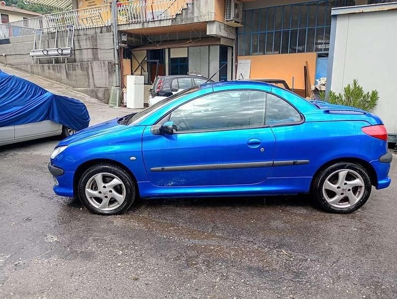 Usata Peugeot 206 CC 109 CV (80 kW) 2002 Blu/azzurro Cabrio