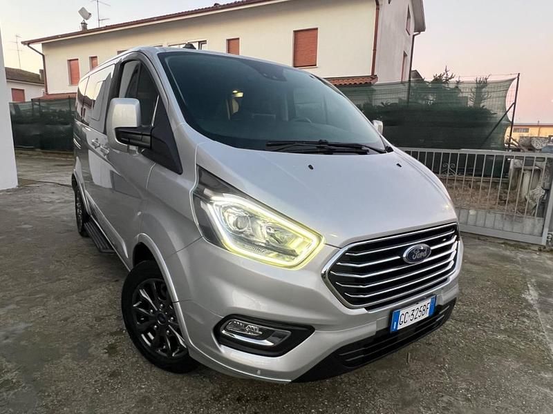 Usata Ford Tourneo 130 CV (95 kW) 2020 Grigio Monovolume