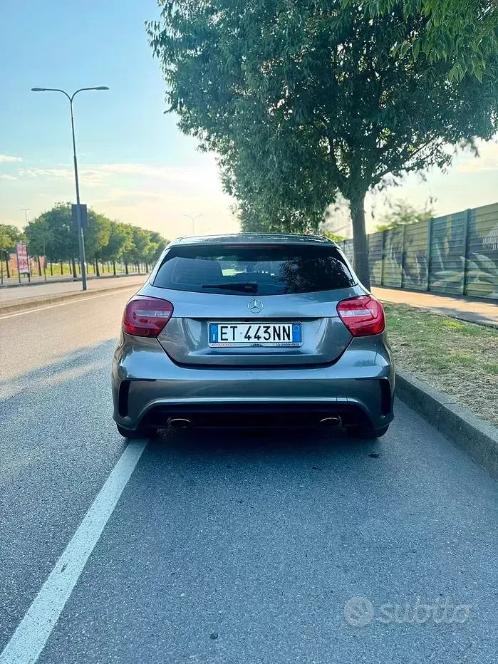 Usata Mercedes A200 Premium 136 CV (100 kW) 2013 Grigio Utilitaria