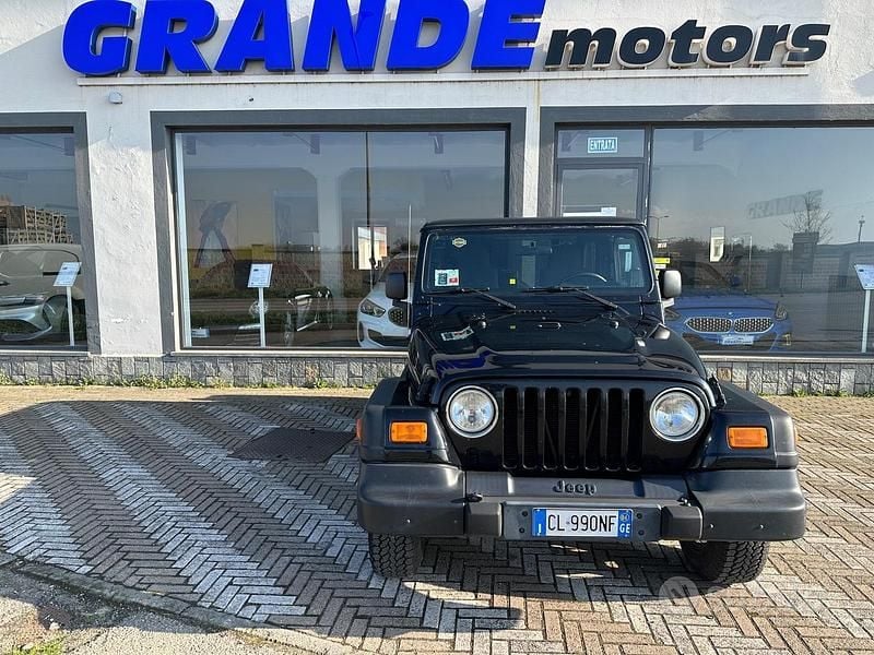 Usado Jeep Wrangler Sport 143 HP (105 kW) 2004 Preto SUV
