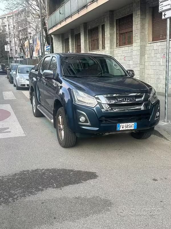 Usata Isuzu D-Max 164 CV (120 kW) 2019 Blu SUV