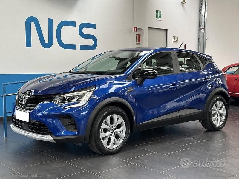 Usata Renault Captur 145 CV (106 kW) 2022 Blu SUV