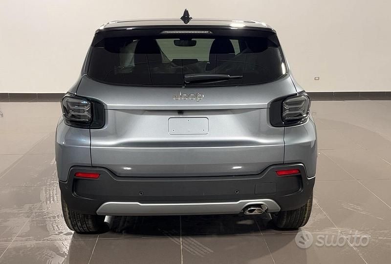 Usata Jeep Avenger 100 CV (73 kW) 2024 Grigio SUV