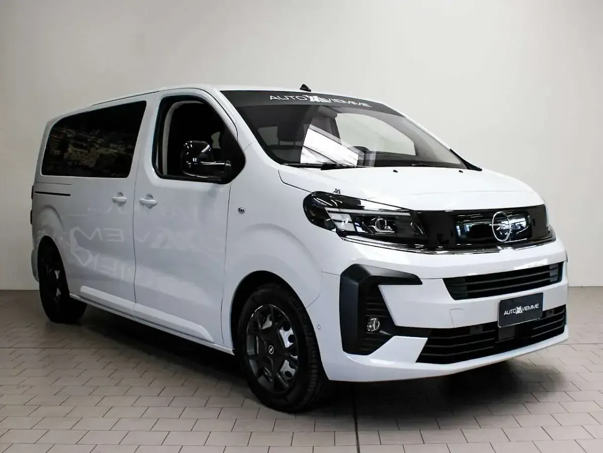 Usata Opel Zafira Life 177 CV (130 kW) 2024 Bianco Monovolume