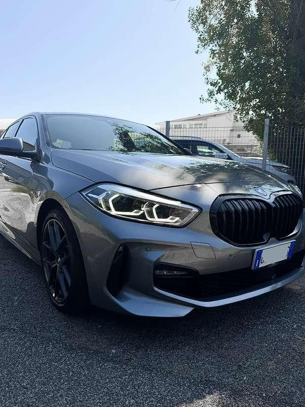 Usata BMW 118 M Sport 136 CV (100 kW) 2022 Grigio Utilitaria