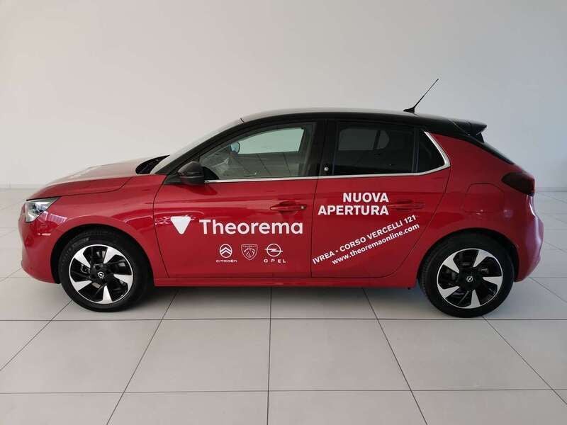 Usata Opel Corsa-e Elegance 100 kW (136 CV) 2023 Kardio red Utilitaria