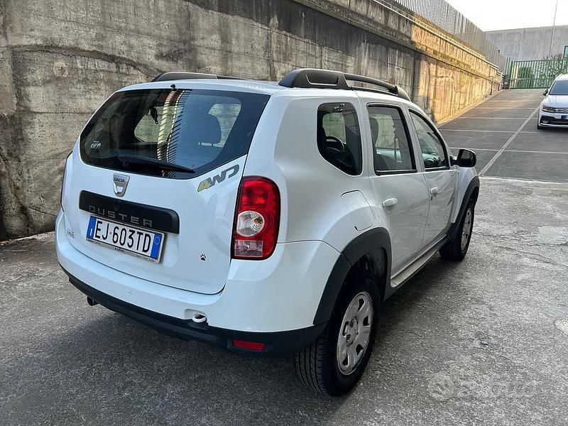 Usata Dacia Duster Ambiance 110 CV (80 kW) 2011 Bianco SUV