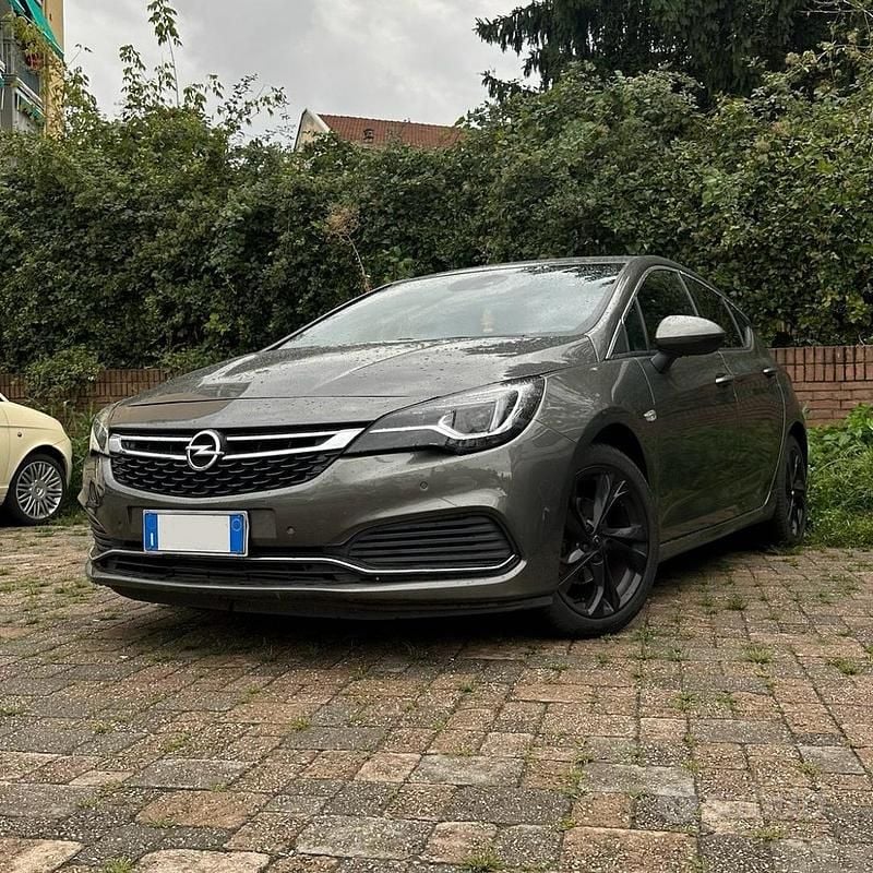 Usata Opel Astra OPC 110 CV (80 kW) 2018 Marrone Berlina