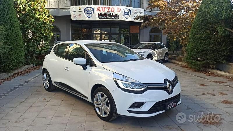Bianco Usata 2017 Renault Clio IV Tre volumi | 8200 € (Buon prezzo) - Immagine 1/4