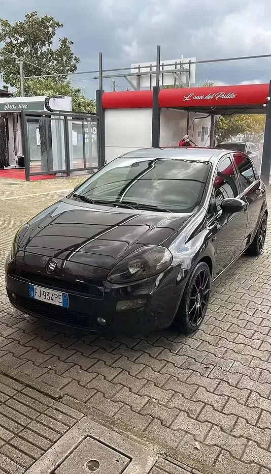 Usata Fiat Grande Punto 95 CV (69 kW) 2017 Nero Utilitaria