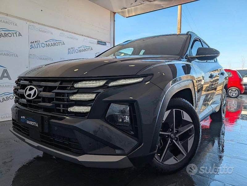 Usata Hyundai Tucson 136 CV (100 kW) 2024 Ecotronic gray SUV