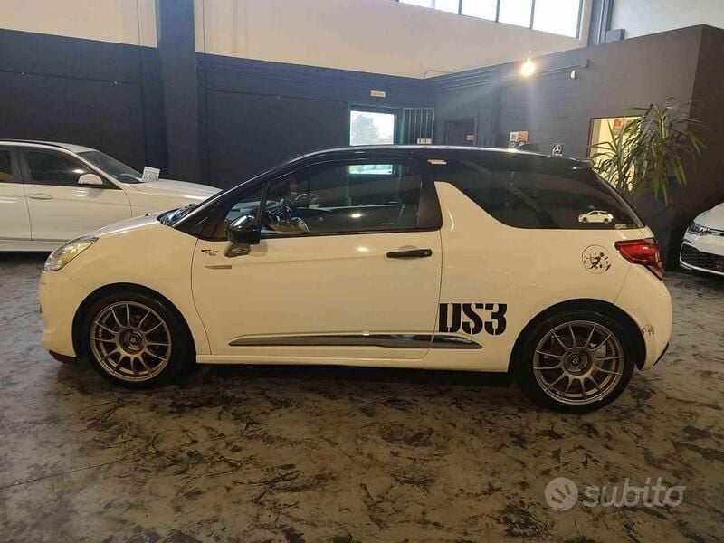 Usata DS Automobiles DS3 So Chic 68 CV (50 kW) 2015 Bianco Coupé