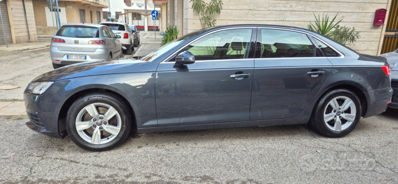 Begagnad Audi A4 150 HK (110 kW) 2018 Grå Sedan