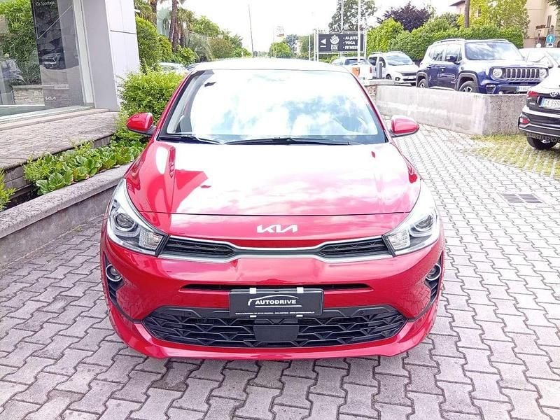 Usata Kia Rio Style 83 CV (61 kW) 2023 Bordeaux Berlina