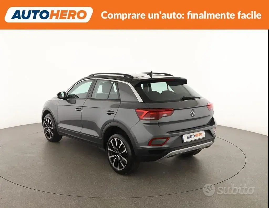 Usata VW T-Roc 150 CV (110 kW) 2023 Grigio SUV