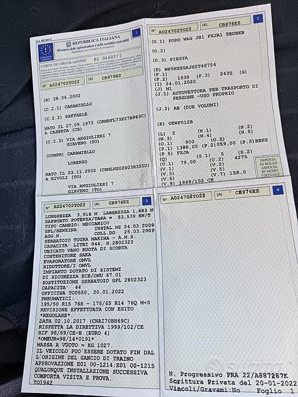 Begagnad Ford Fiesta 2002 Grå Sedan