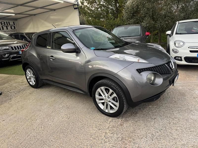 Usata Nissan Juke Tekna 110 CV (80 kW) 2011 Grigio SUV