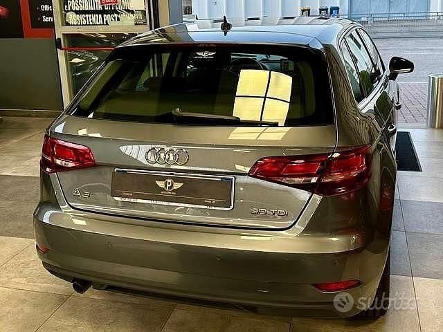 Usata Audi A3 Business 116 CV (85 kW) 2019 Grigio Berlina