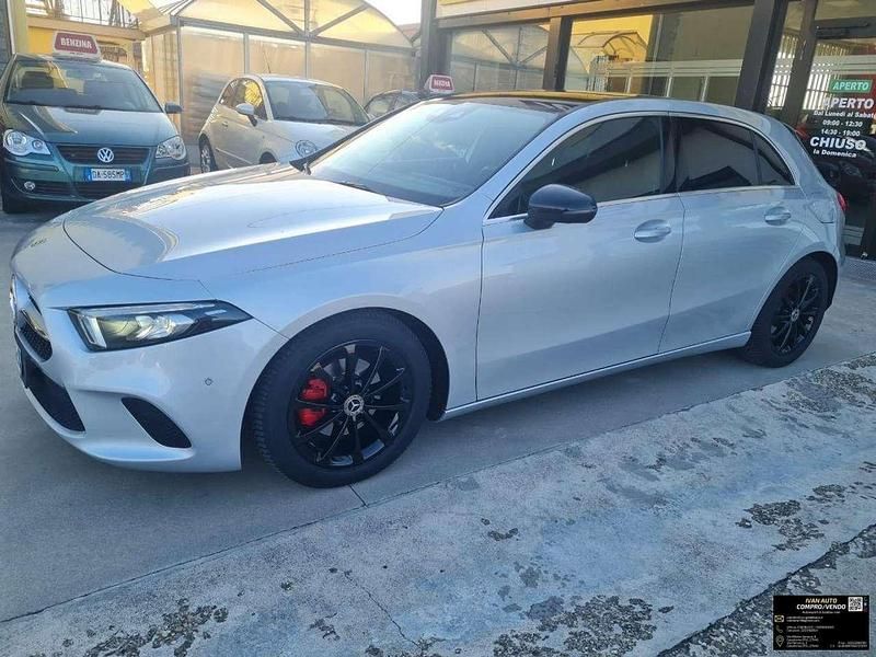 Usata Mercedes 180 116 CV (85 kW) 2018 Argento Berlina