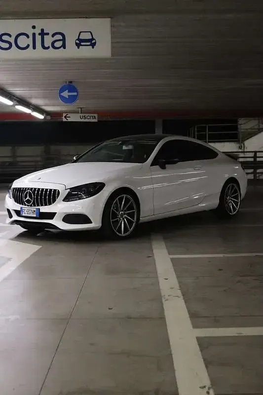 Usata Mercedes C180 Executive 156 CV (114 kW) 2016 Coupé