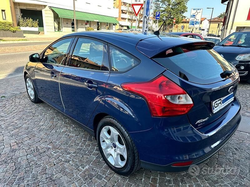 Usata Ford Focus Titanium 95 CV (69 kW) 2014 Blu Berlina
