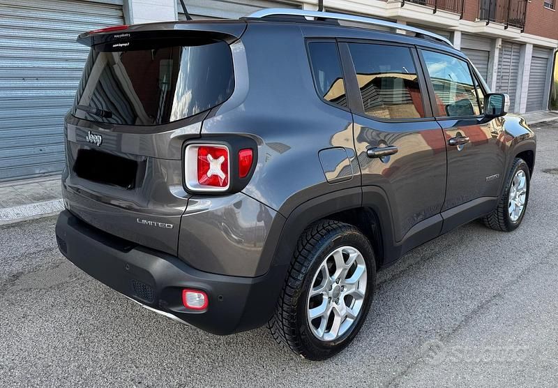 Usata Jeep Renegade Limited 120 CV (88 kW) 2016 Grigio SUV