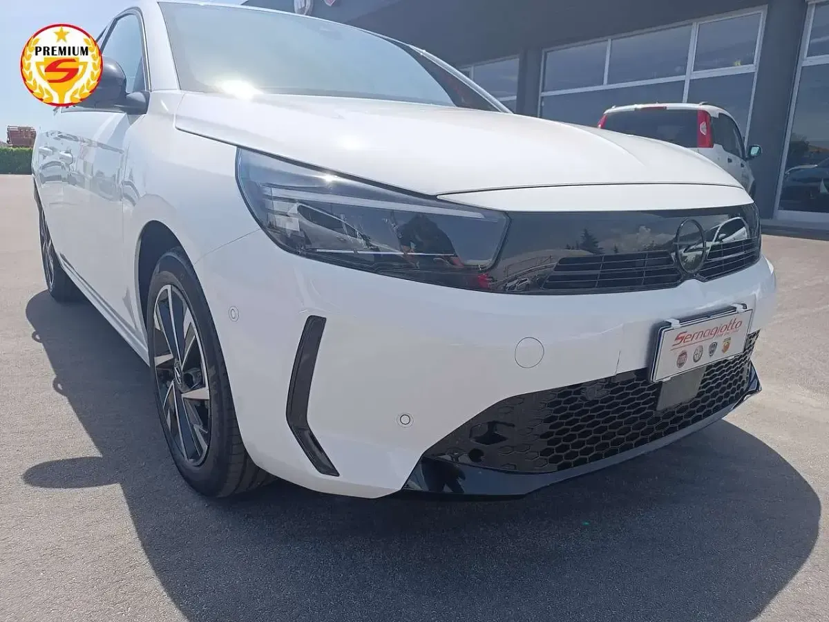 Usata Opel Corsa 101 CV (74 kW) 2025 Bianco Utilitaria