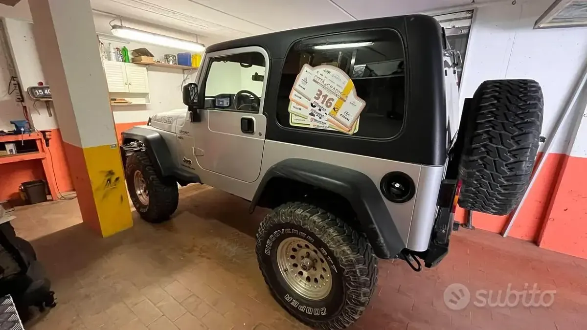 Usata Jeep Wrangler 177 CV (130 kW) 2006 Grigio SUV