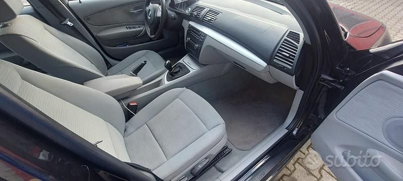 Begagnad BMW 118 2008 Blå Halvkombi