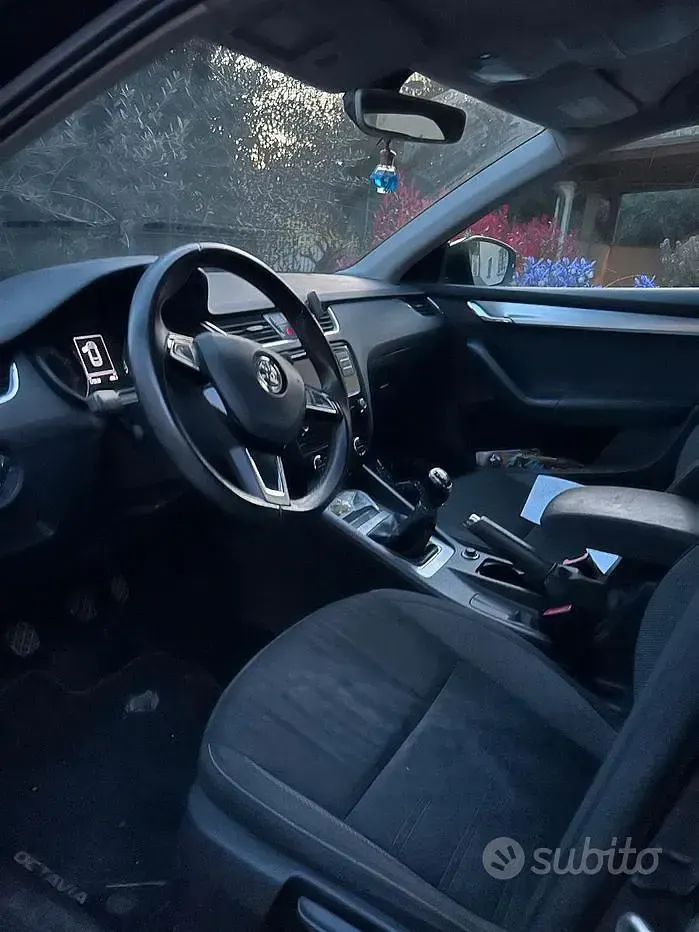 Usata Skoda Octavia 110 CV (80 kW) 2017 Nero Station wagon