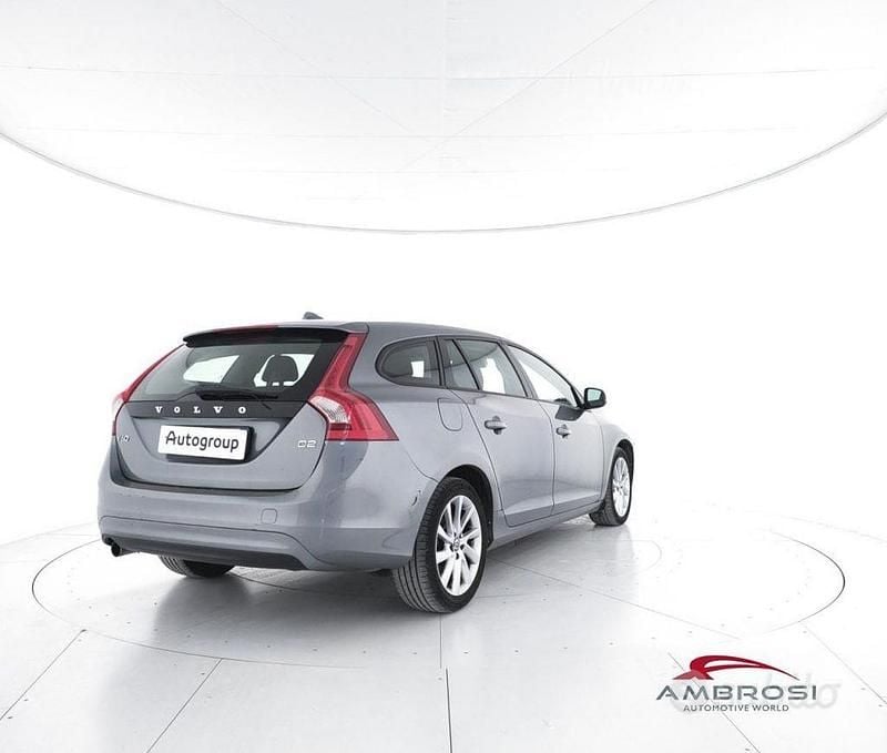 Usata Volvo V60 Kinetic 120 CV (88 kW) 2016 Grigio Station wagon