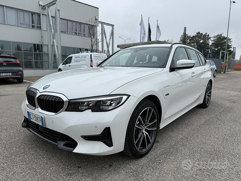 Usata BMW 320 Sport Line 2022 Bianco Station wagon