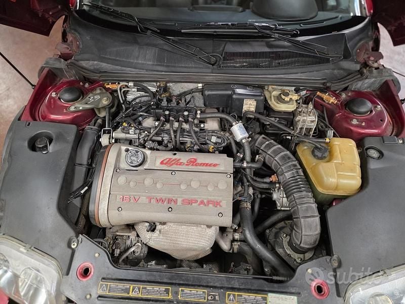 Usata Alfa Romeo GTV 150 CV (110 kW) 1995 Rosso Coupé