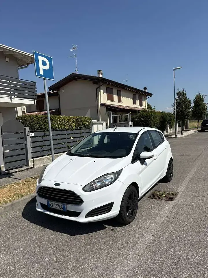 Usata Ford Fiesta Titanium 60 CV (44 kW) 2014 Other Utilitaria