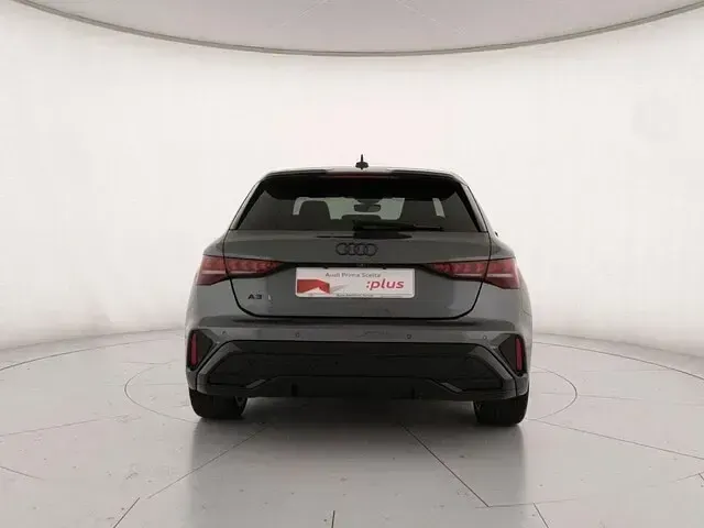 Usata Audi A3 S-Line 150 CV (110 kW) 2025 Grigio daytona perlato Berlina