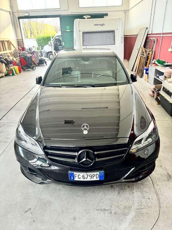 Usata Mercedes E250 Executive 204 CV (150 kW) 2015 Nero Berlina
