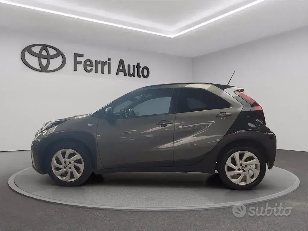 Usata Toyota Aygo X Trend 72 CV (52 kW) 2022 Verde SUV