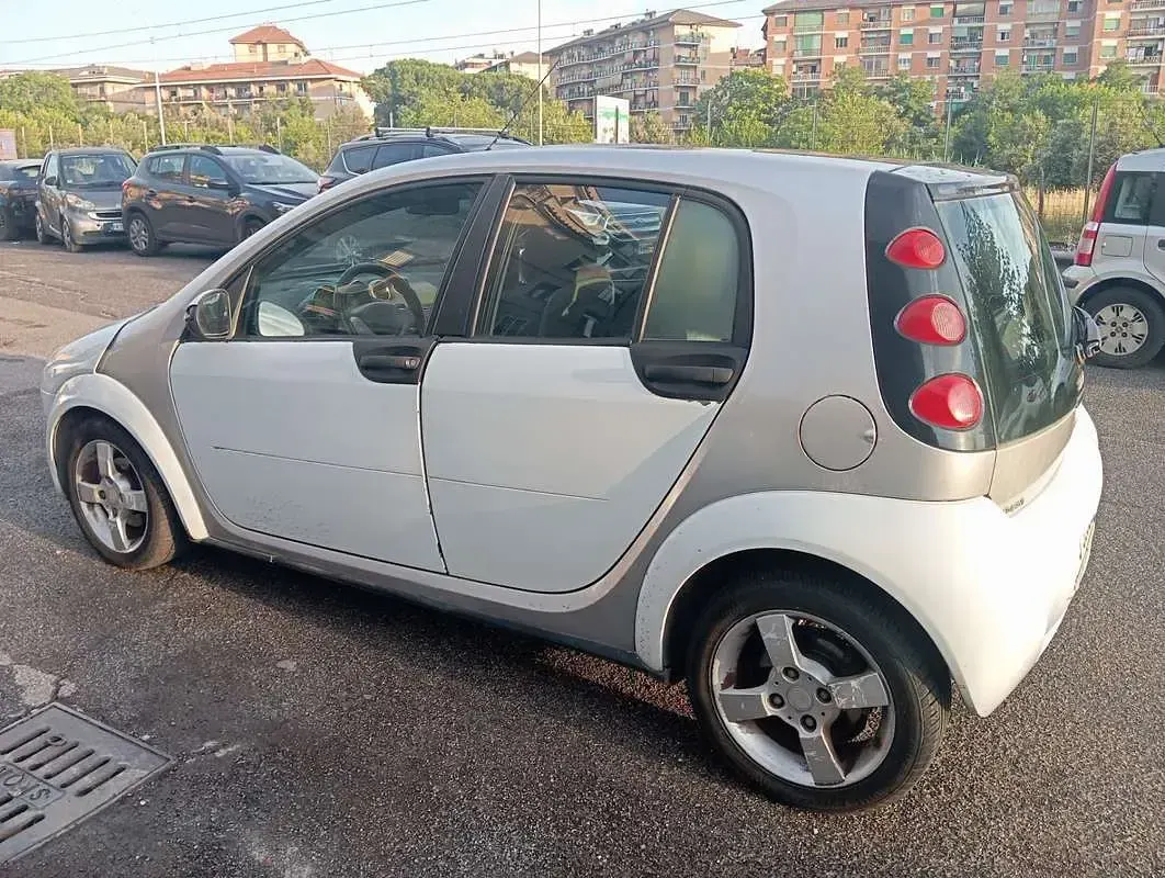 Usata Smart ForFour Passion 68 CV (50 kW) 2005 Utilitaria