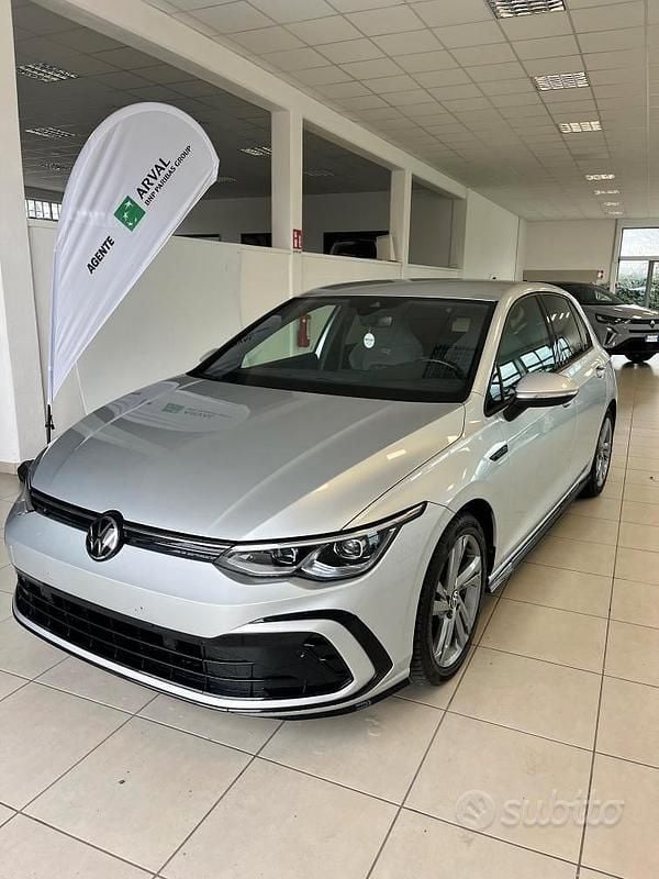 Usata VW Golf VIII R-line 130 CV (95 kW) 2023 Nero Berlina