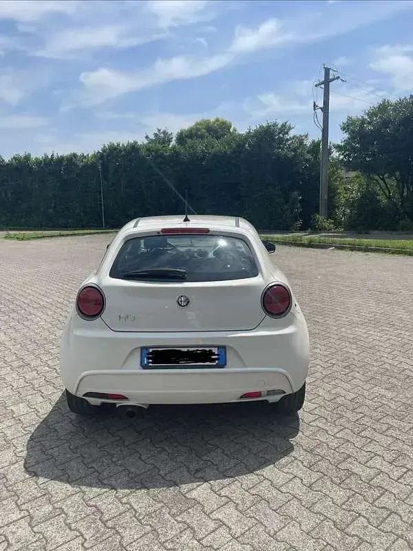 Usata Alfa Romeo MiTo Distinctive 77 CV (56 kW) 2016 Bianco Utilitaria