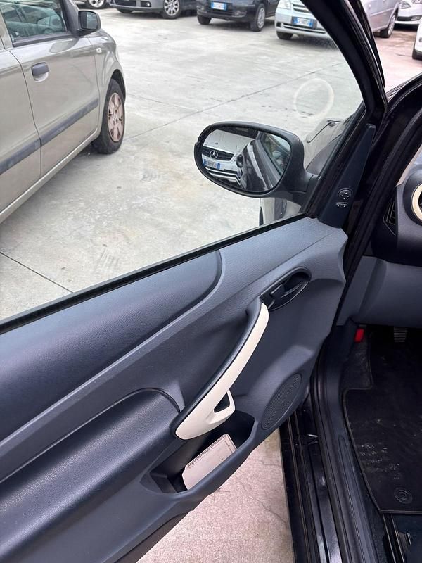 Usata Ford Ka Plus 69 CV (50 kW) 2011 Nero Utilitaria