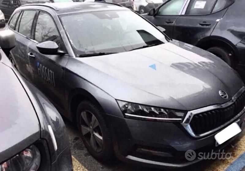 Usata Skoda Octavia Executive 150 CV (110 kW) 2021 Grigio Station wagon