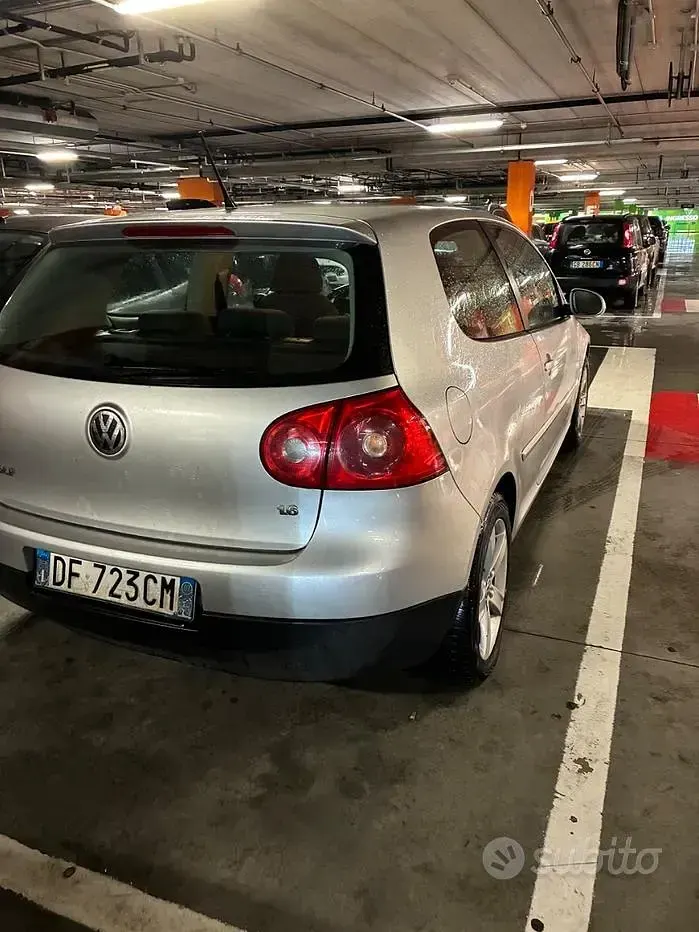 Usata VW Golf V 102 CV (75 kW) 2007 Grigio Berlina