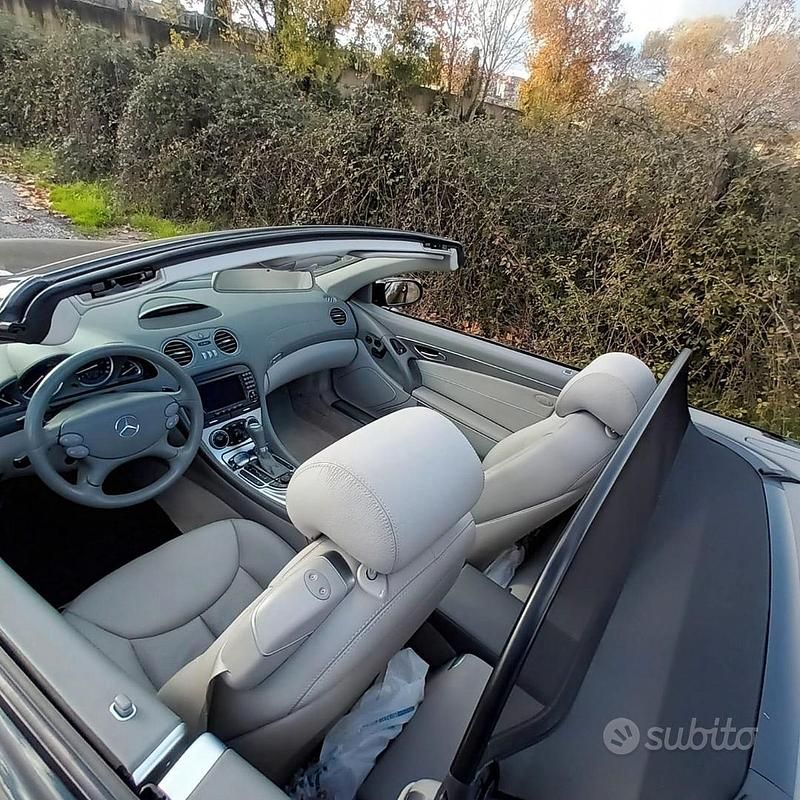 Usata Mercedes SL500 Chrome 387 CV (284 kW) 2006 Nero Cabrio