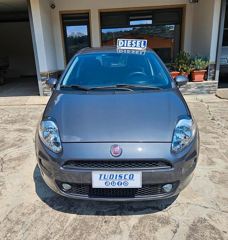 Usata Fiat Grande Punto 75 CV (55 kW) 2014 Grigio Utilitaria